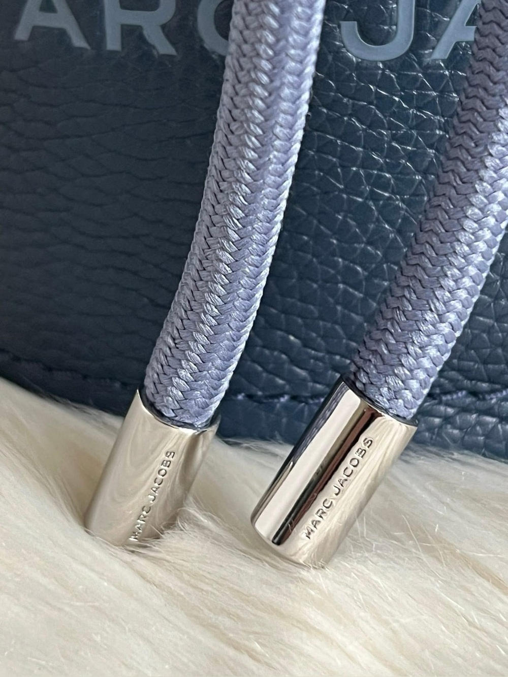 H652L01PF22 - Marc Jacobs The Leather Bucket Bag - Picture 6 of 16